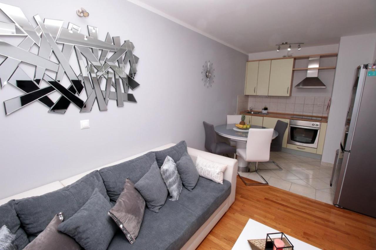Apartamento Apartman *Sanja* Omiš Exterior foto