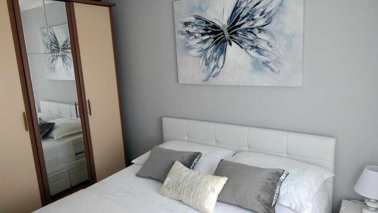 Apartamento Apartman *Sanja* Omiš Exterior foto